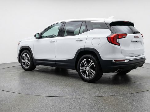 Used 2024 GMC Terrain SLT image 6