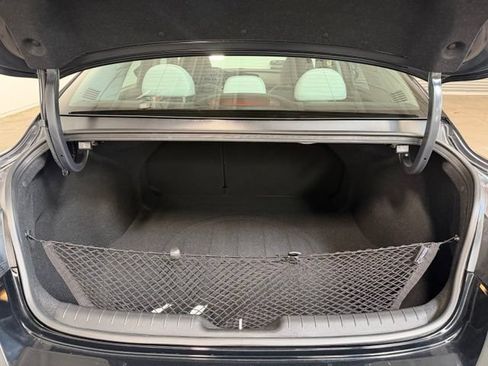 Used 2023 Hyundai Elantra Limited FWD image 14