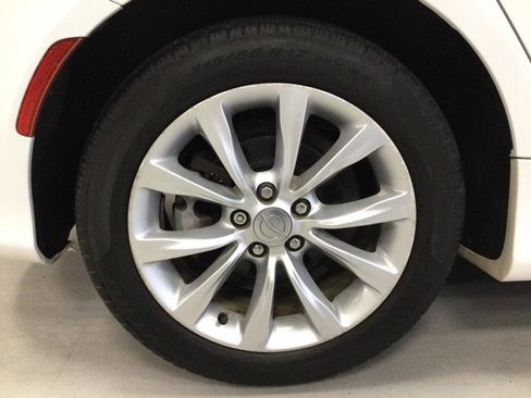 Used 2015 Chrysler 200 C w/ Navigation & Sound Group I image 30