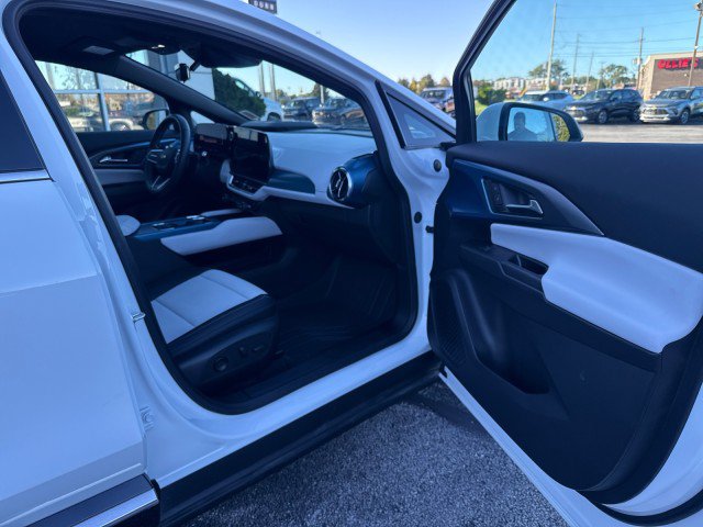 Used 2025 Chevrolet Equinox EV LT w/ Convenience Package II FWD image 29