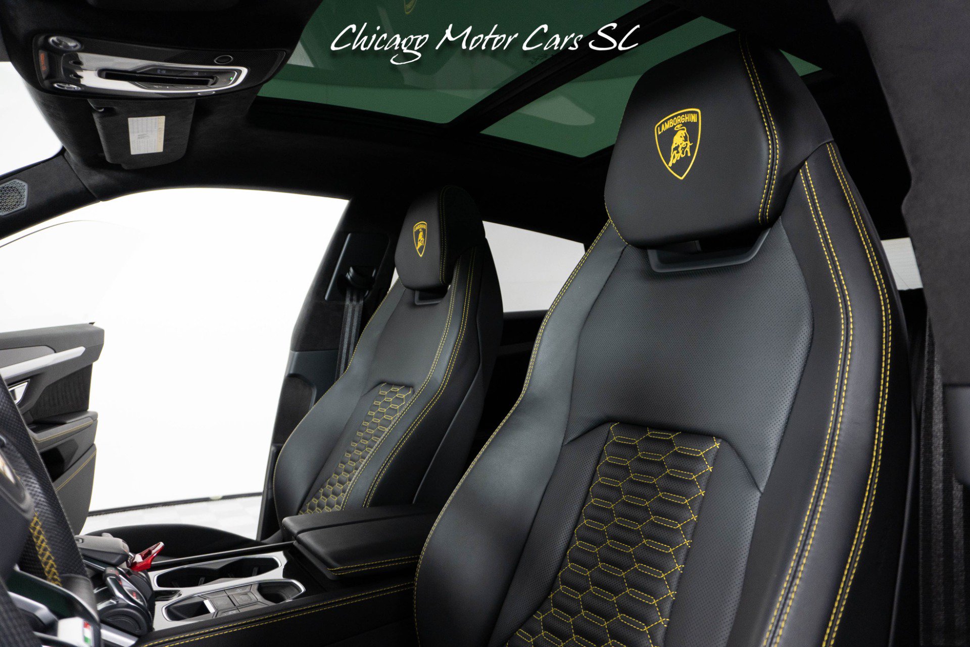 Used 2021 Lamborghini Urus AWD/4WD image 37