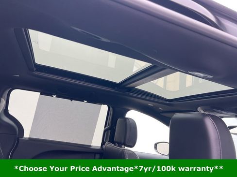 Certified 2025 Chrysler Pacifica Limited image 27