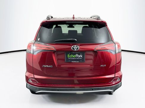 Used 2018 Toyota RAV4 XLE FWD image 7