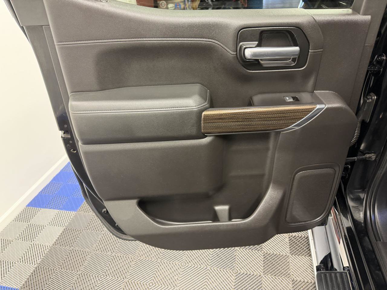 Used 2019 Chevrolet Silverado 1500 RST w/ All-Star Edition AWD/4WD image 9