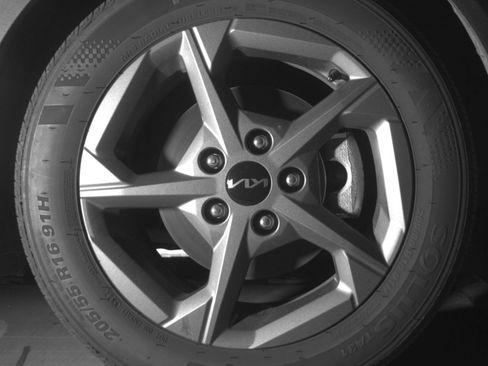 Used 2025 Kia K4 FWD image 16