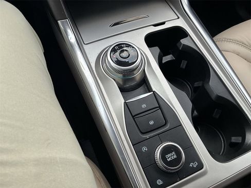 Used 2022 Ford Explorer Platinum w/ Equipment Group 601A image 18