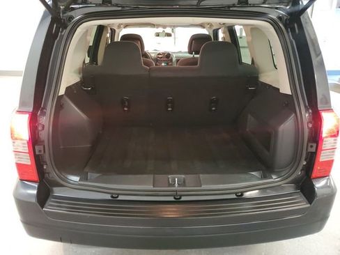 Used 2014 Jeep Patriot Sport w/ Power Value Group AWD/4WD image 24
