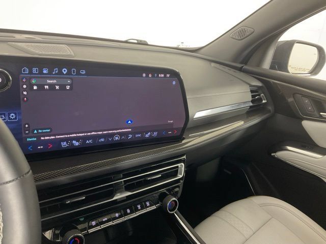 Used 2025 Chevrolet Traverse High Country AWD/4WD image 15