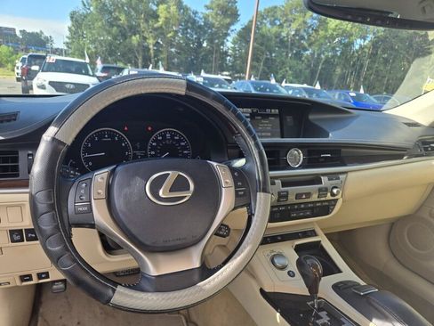 Used 2014 Lexus ES 350 w/ Luxury Package FWD image 8
