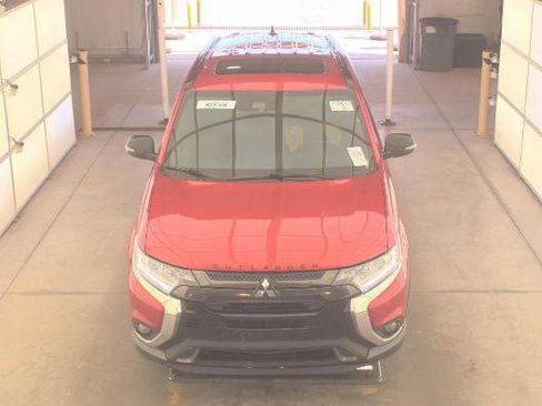 Used 2020 Mitsubishi Outlander FWD image 2
