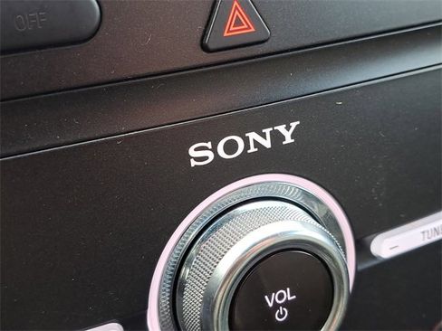 Used 2019 Ford Explorer Limited w/ Class III Trailer Tow Package image 15