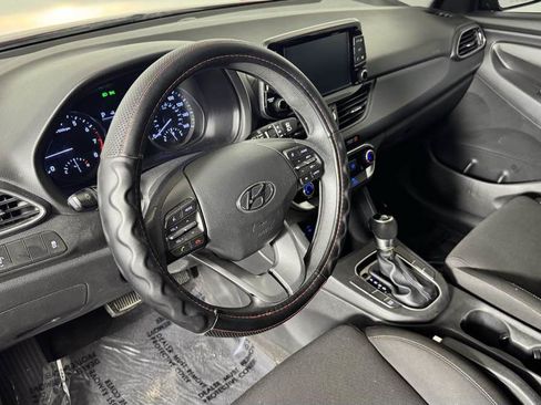 Used 2019 Hyundai Elantra GT FWD image 13
