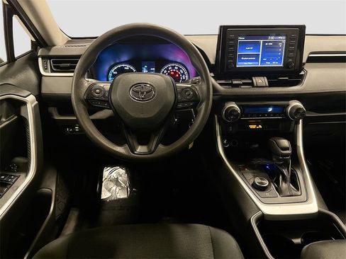 Used 2019 Toyota RAV4 LE image 23