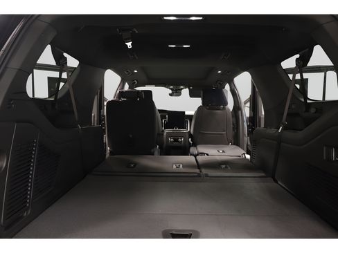 Used 2025 GMC Yukon XL Elevation w/ Elevation Premium Package AWD/4WD image 30