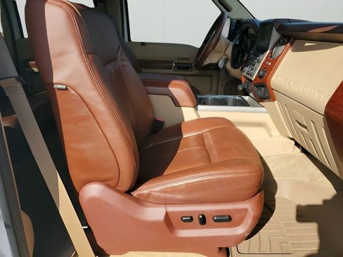 Used 2014 Ford F250 King Ranch w/ King Ranch w/Chrome Package image 16