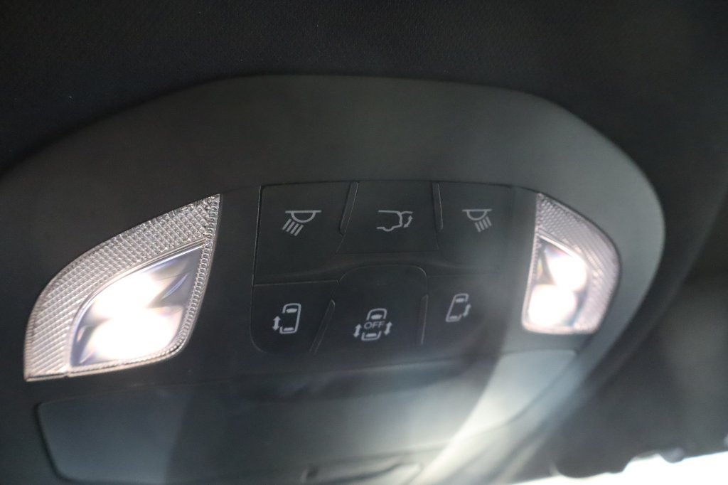 Used 2026 Chrysler Pacifica Select FWD image 32