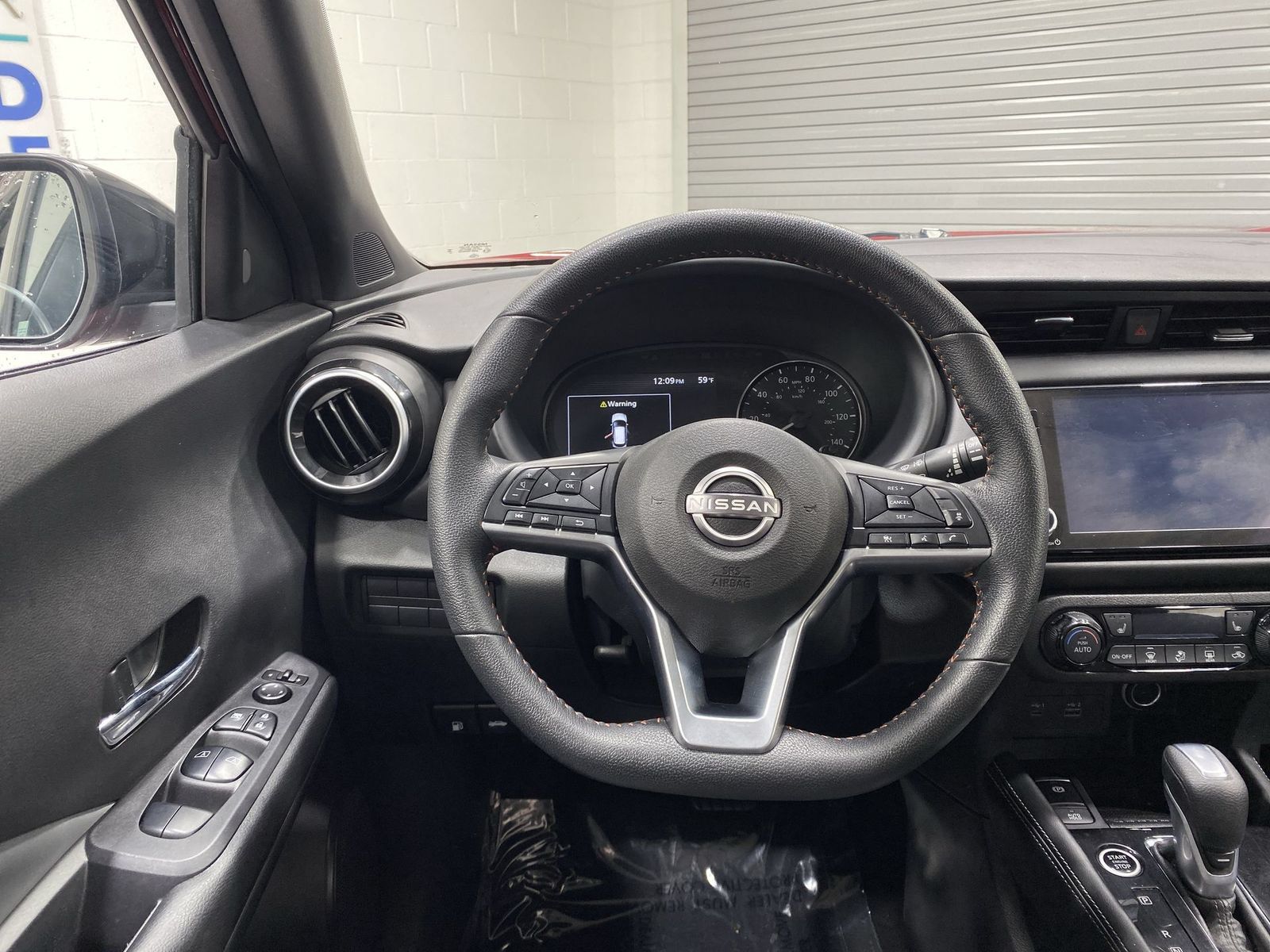 Used 2023 Nissan Kicks SR w/ SR Premium Package FWD image 14