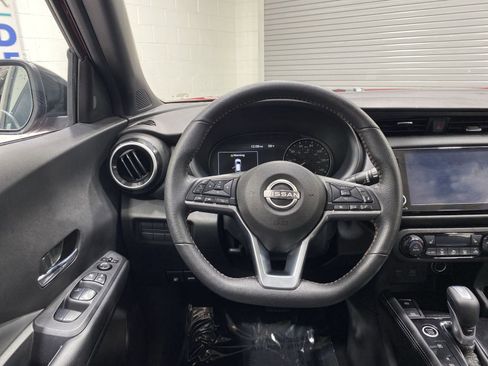 Used 2023 Nissan Kicks SR w/ SR Premium Package FWD image 14