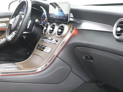 Used 2020 Mercedes-Benz GLC 300 4MATIC image 23