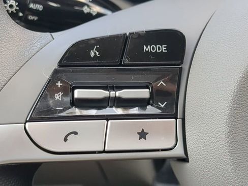 Used 2024 Hyundai Elantra SEL image 22