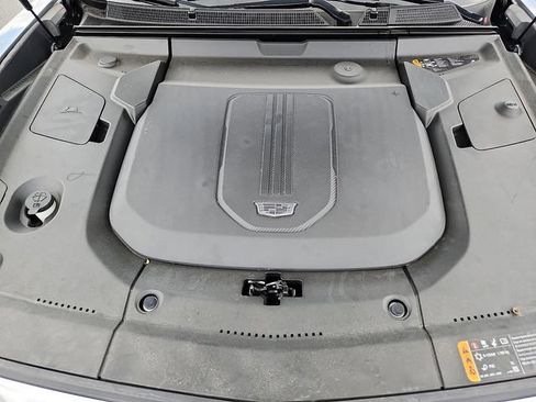 Used 2024 Cadillac Lyriq Luxury w/ LPO, Floor Liner Package RWD image 29