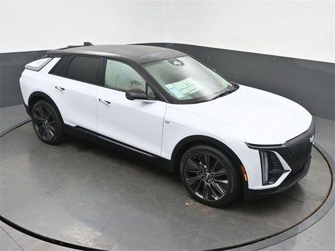 New 2026 Cadillac Lyriq Signature Sport image 44