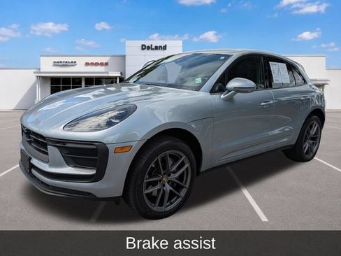 Used 2025 Porsche Macan AWD/4WD image 10