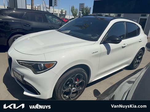 Used 2023 Alfa Romeo Stelvio Veloce AWD/4WD image 1