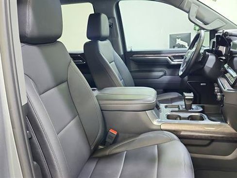 Used 2024 Chevrolet Silverado 1500 LTZ RWD image 25