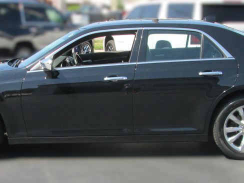 Used 2016 Chrysler 300 C AWD/4WD image 4