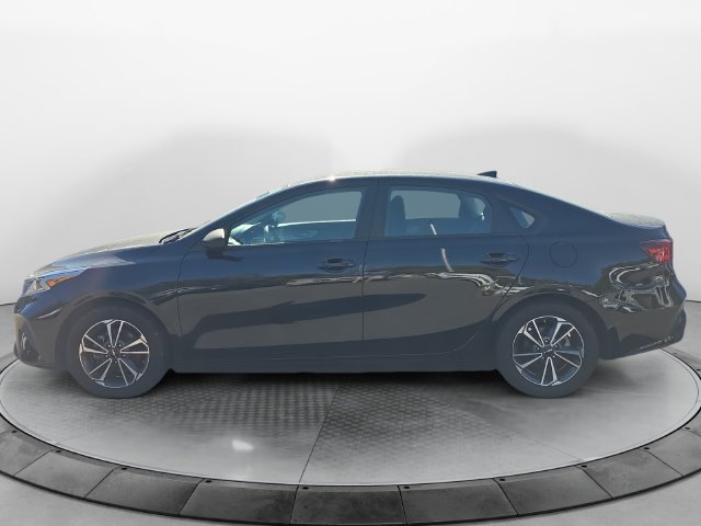 Used 2023 Kia Forte LXS FWD image 2