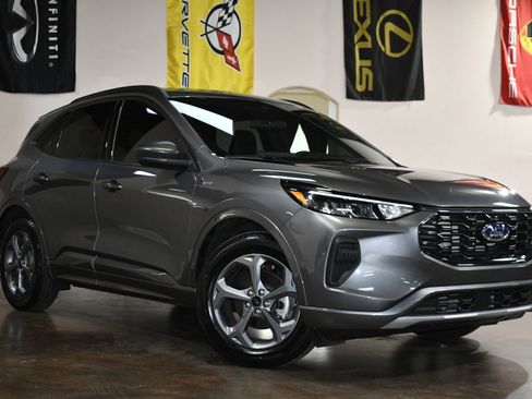 Used 2024 Ford Escape ST-Line w/ Tech Pack #1 image 3