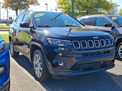 New 2024 Jeep Compass Latitude w/ Sun and Sound Group image 2