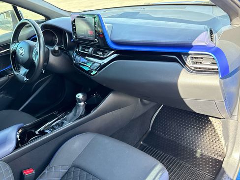 Used 2022 Toyota C-HR XLE FWD image 19