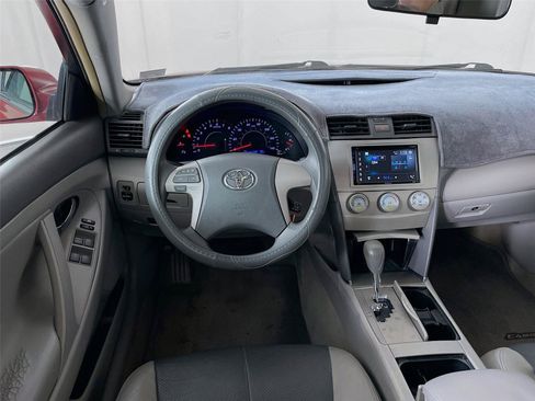 Used 2011 Toyota Camry LE FWD image 21