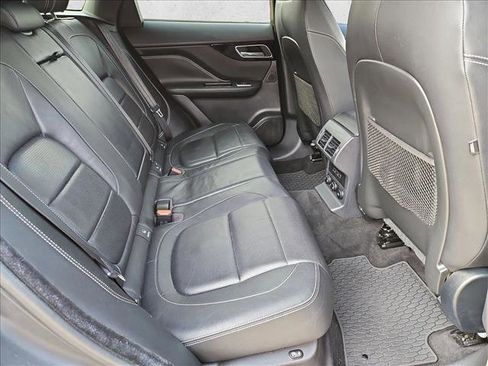 Used 2017 Jaguar F-PACE S image 21
