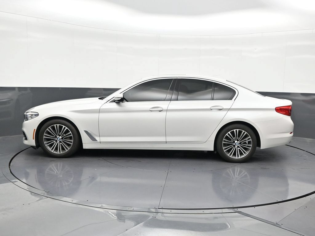 Used 2019 BMW 530i w/ Convenience Package RWD image 2