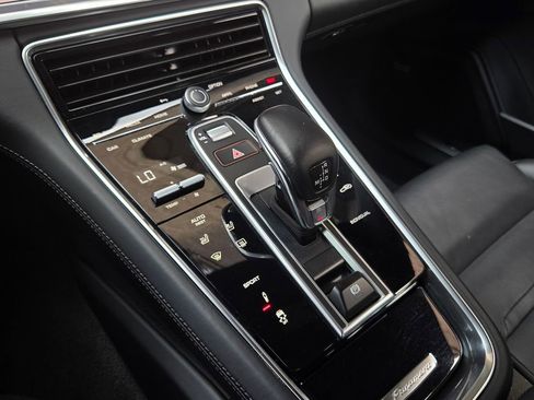Used 2021 Porsche Panamera 4S AWD/4WD image 32