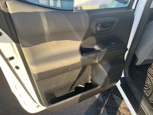 Used 2021 Toyota Tacoma SR5 image 12