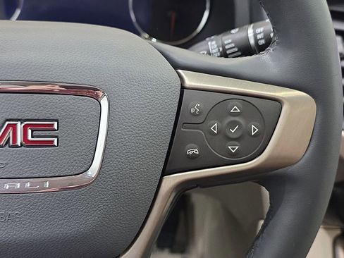 Used 2023 GMC Acadia Denali w/ Denali Ultimate Package AWD/4WD image 16