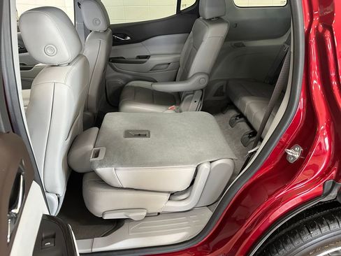 Used 2020 GMC Acadia SLT image 37