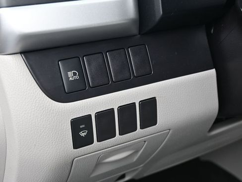 Used 2019 Toyota Highlander LE image 14