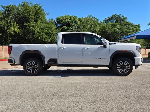 Used 2022 GMC Sierra 2500 AT4 w/ AT4 Premium Plus Package AWD/4WD image 2