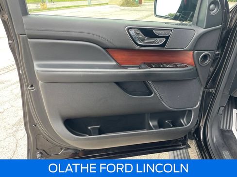 Used 2021 Lincoln Navigator Reserve AWD/4WD image 23
