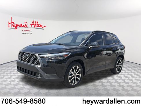 Used 2022 Toyota Corolla Cross XLE w/ Convenience Package FWD image 1