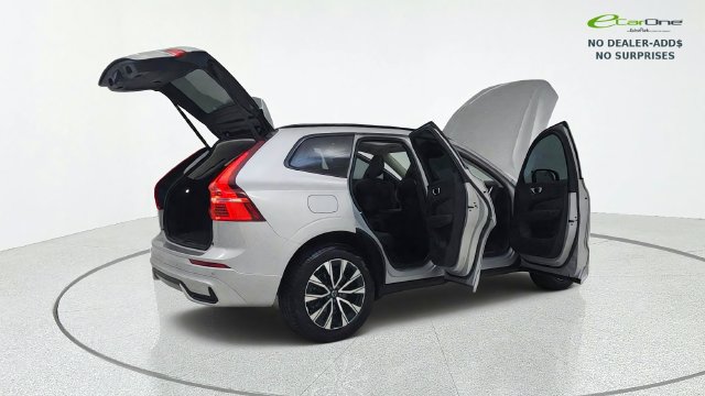 Used 2025 Volvo XC60 B5 Core AWD/4WD image 19