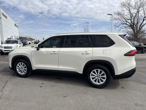 Used 2024 Toyota Grand Highlander FWD image 7