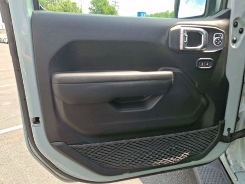 Used 2024 Jeep Wrangler Sport AWD/4WD image 12