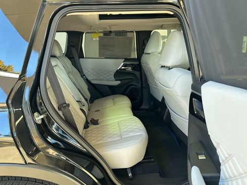 New 2025 Mitsubishi Outlander SEL image 25