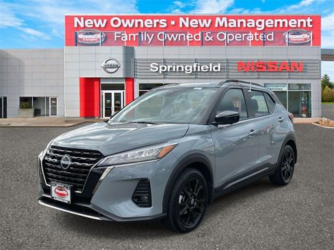 Certified 2023 Nissan Kicks SR image 2